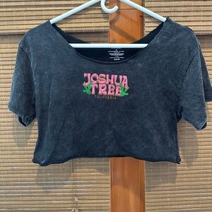 Joshua Tree Off-the-Shoulder Crop Top – Size Medium